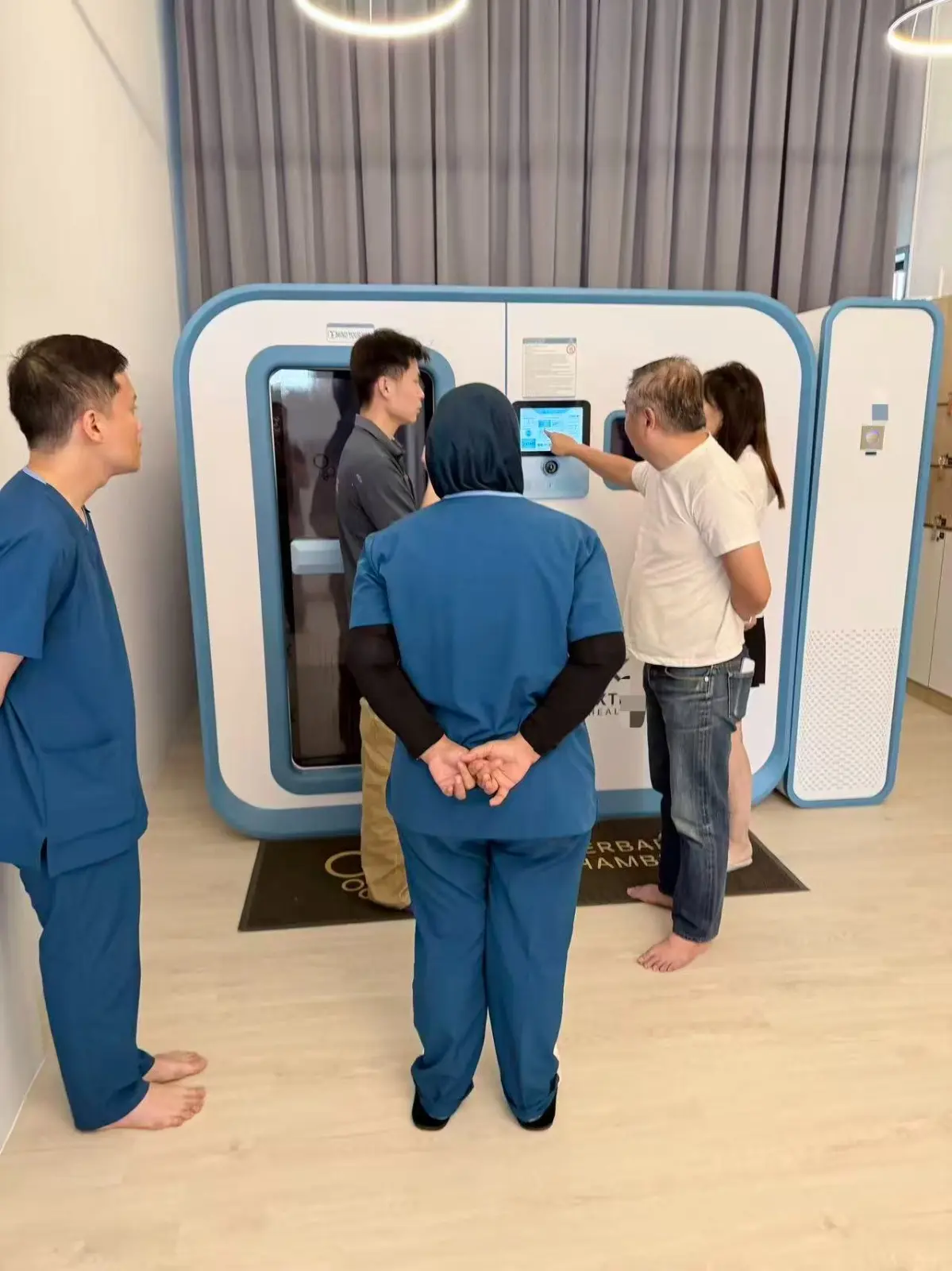 Professional consultation for post-procedure recovery with hyperbaric oxygen therapy