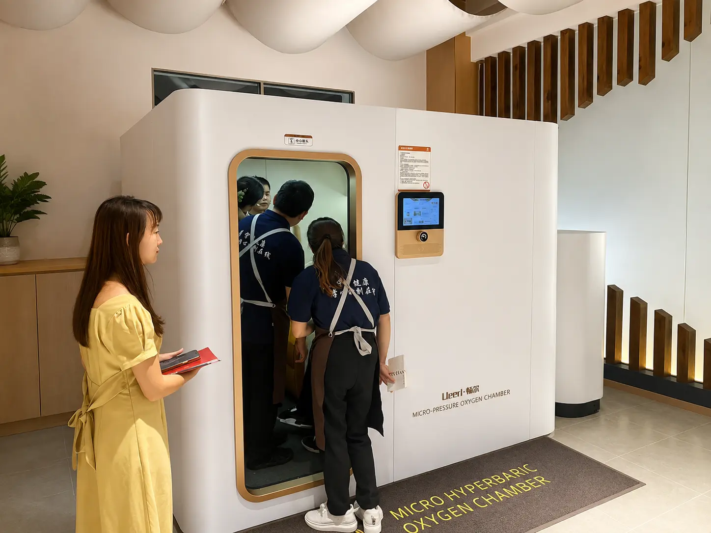 Private Ueerl hyperbaric oxygen therapy room installed in a premium beauty wellness center