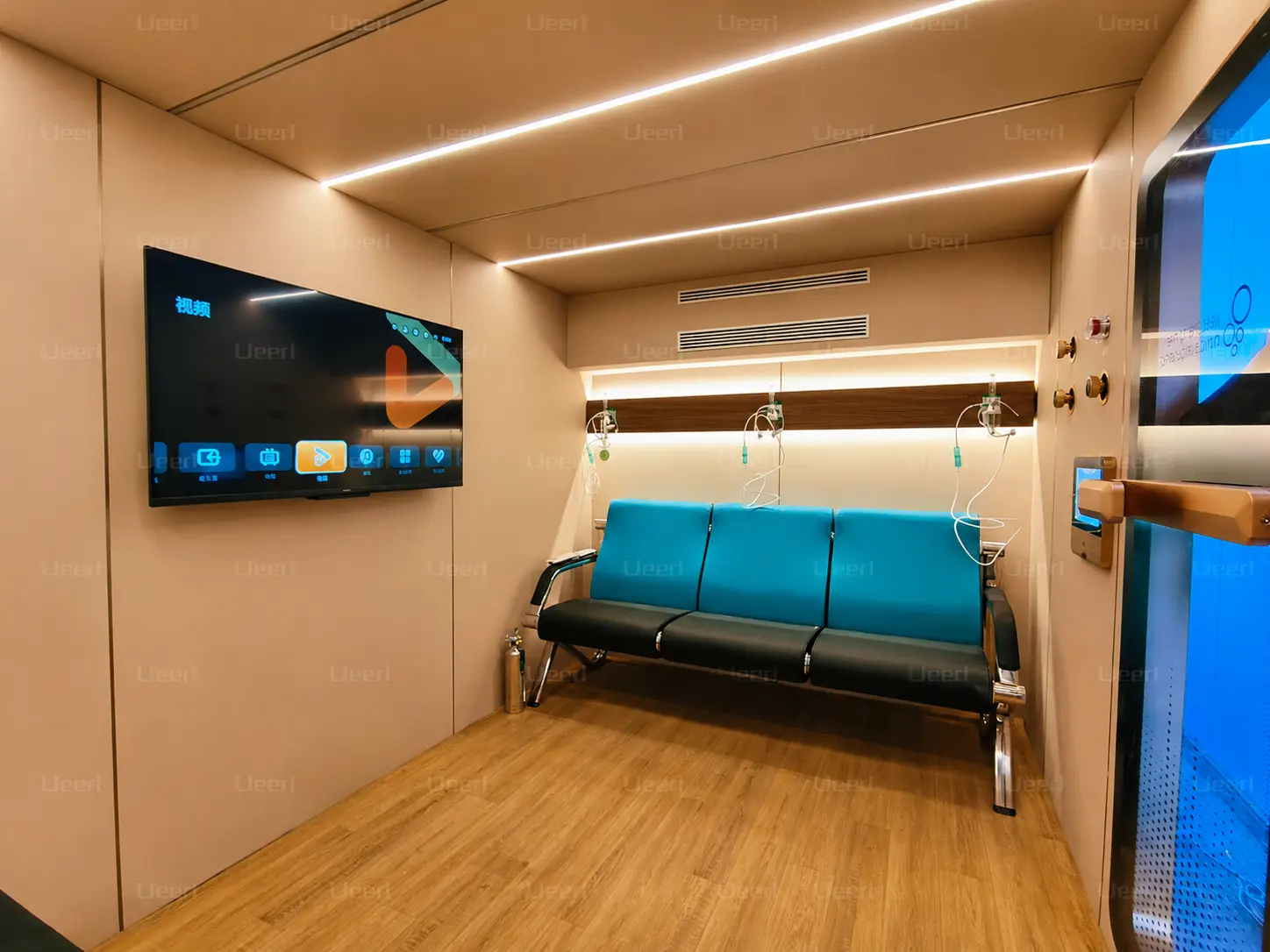 Ueerl hyperbaric oxygen chamber installed in a private clinic